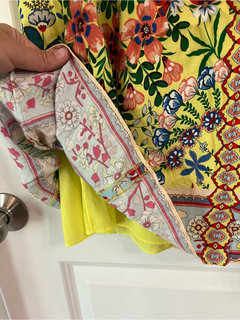 Alice + Olivia Hadley Yellow Floral V-Neck Mini Dress Flutter Short Sleeves 14 - Picture 4 of 6
